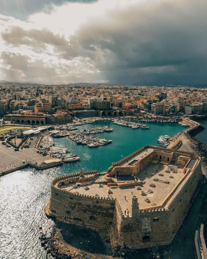 Theros By Agora Luxury Apartments In The Heart Of Heraklion Bagian luar foto